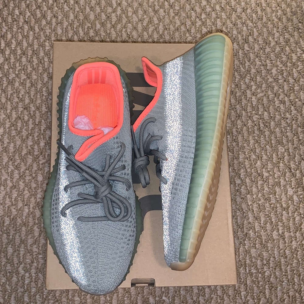 YEZZYS BOOST 350 7 1/2 MEN